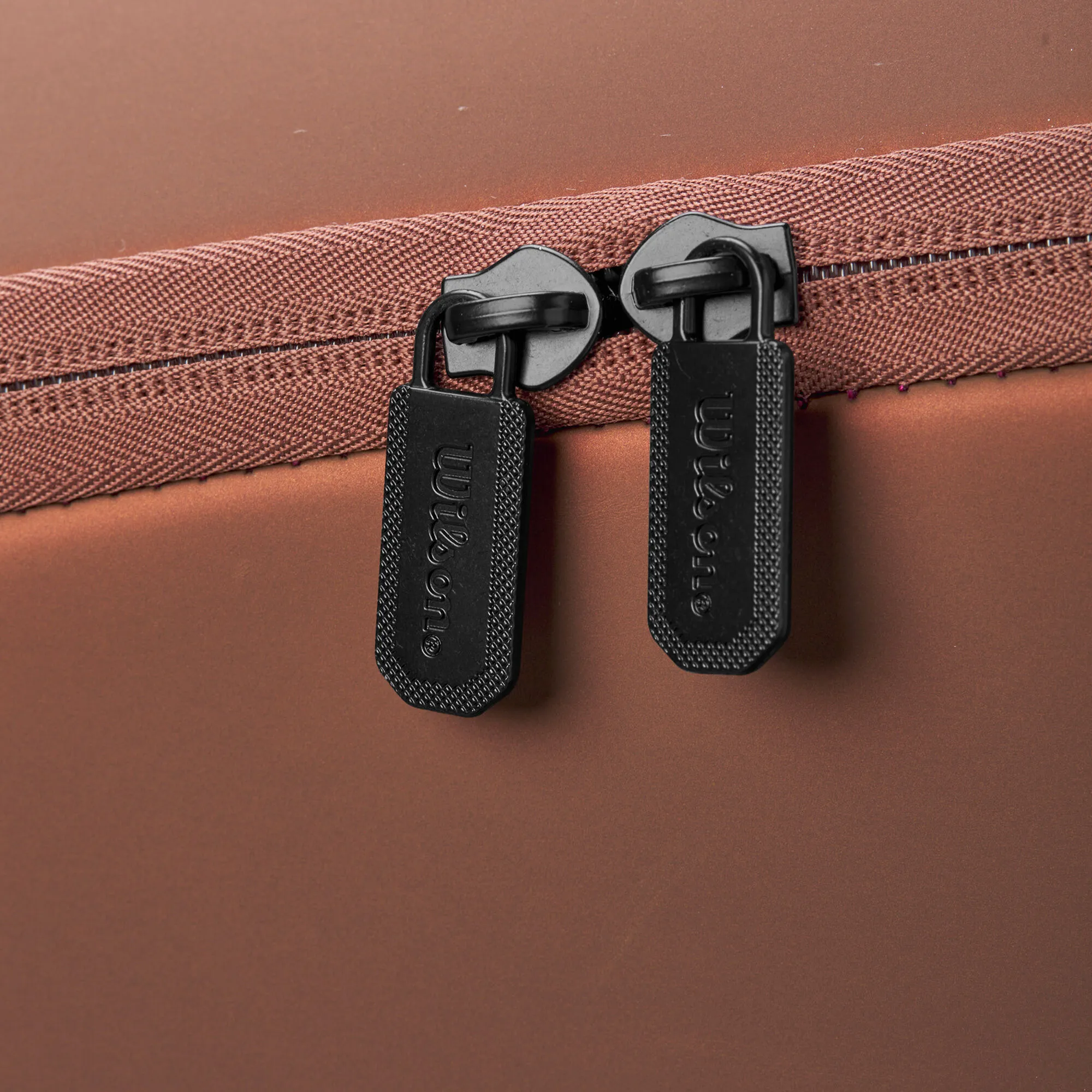 Wilson Super Tour Pro Staff V14 Borsa Per Racchetta Da 9 - Bronzo 8 Wilson Super Tour Pro Staff V14 Borsa Per Racchetta Da 9 - Bronzo - immagine 6